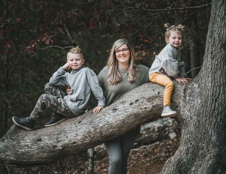 Crane family photo shoot at Pandapa's Pond